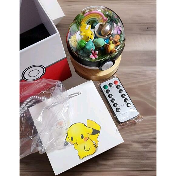 Pokeball Wireless Led PIKACHU EEVEE CHARMANDER SQUIRTLE BULBASAUR With Gift Bag - Picture 2 of 6